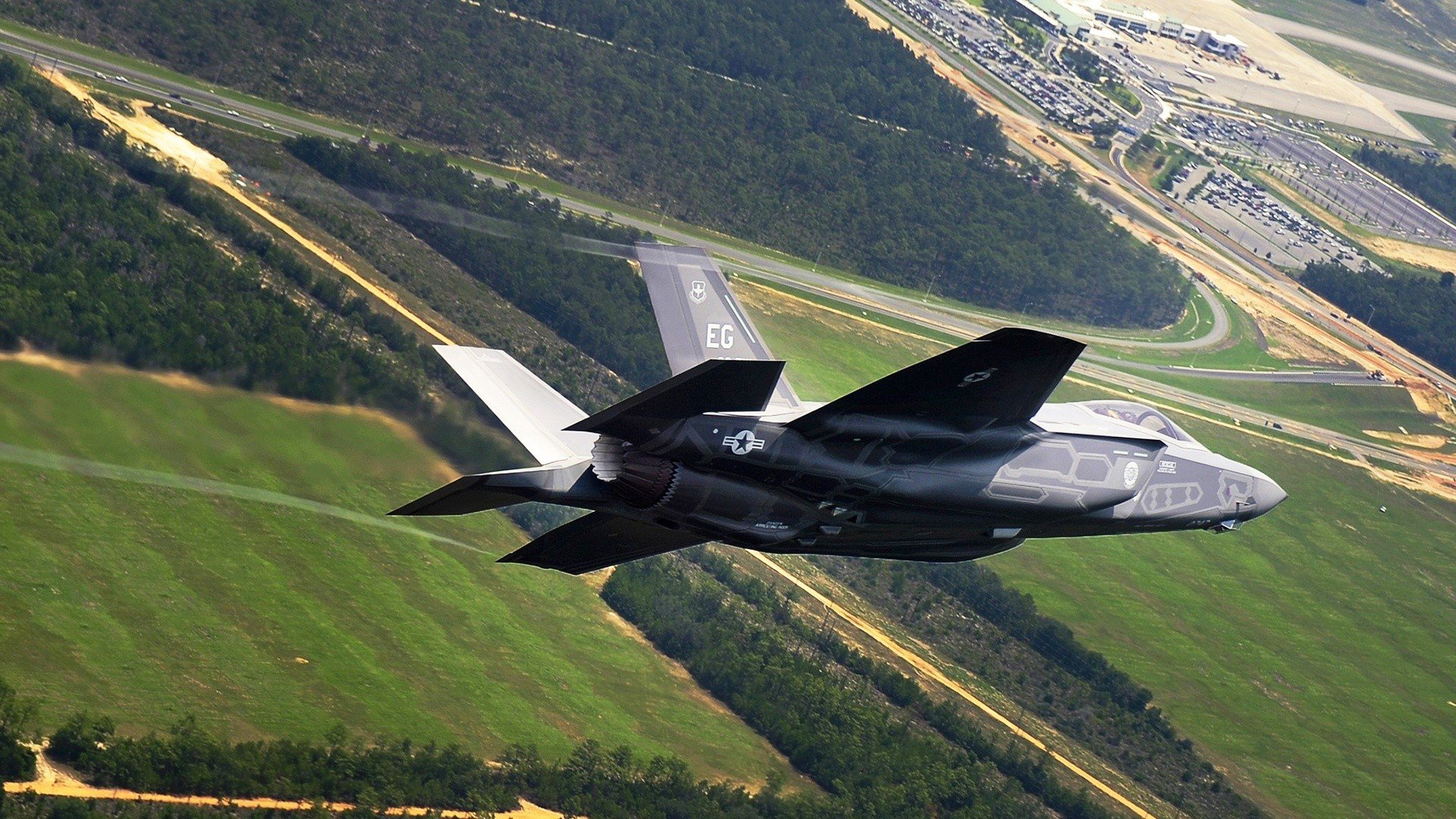 fb体育官网首页-球队保持高压状态通过中前场反抢打出持续压制型比赛节奏，进行高压时,击球点靠后会容易造成